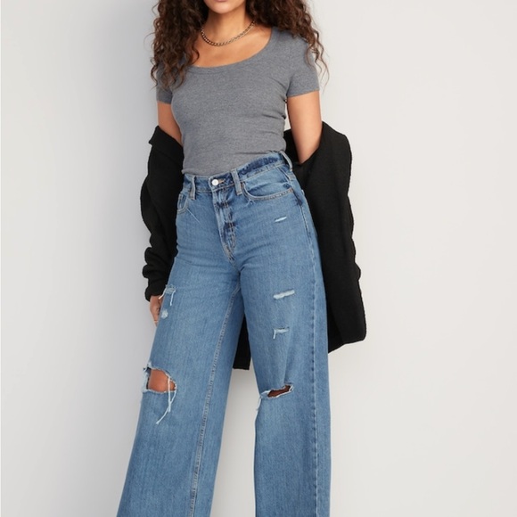 Old Navy Scoop Tee - Picture 5 of 8